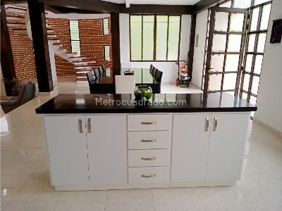 Casa de 5 alcobas en venta en Cerritos, Pereira, 1835 m² · foto 13 de 20