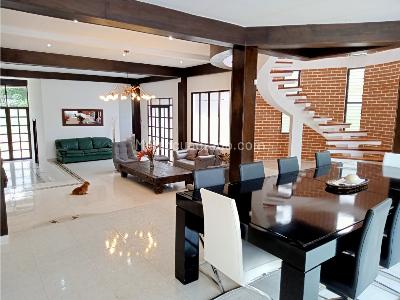 Casa de 5 alcobas en venta en Cerritos, Pereira, 1835 m² · foto 18 de 20