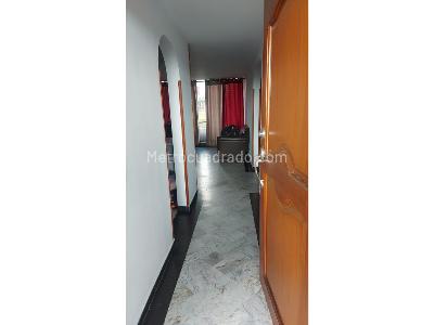 Apartamento en venta en Terminal, Pereira · foto 2 de 5