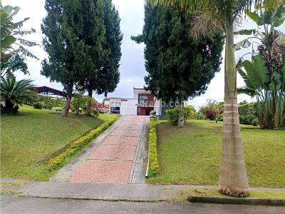 Casa de 5 alcobas en venta en Via Armenia Pereira, Pereira, 770 m² · foto 2 de 20