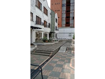 Casa de 4 alcobas en venta en Circunvalar Alamos, Pereira, 289 m² · foto 2 de 20