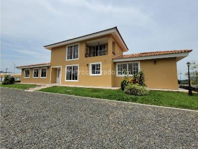 Casa de 5 alcobas en venta en Via Armenia Pereira, Pereira · foto 2 de 20