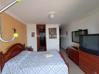 Apartamento de 3 alcobas en venta en Centro, Pereira, 105 m² · foto 2 de 13