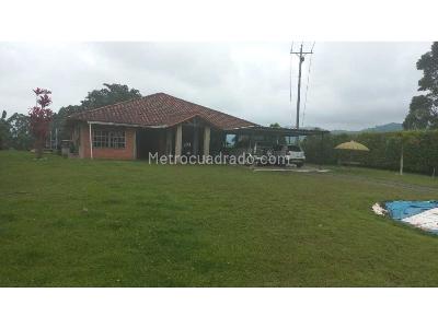 Casa de 5 alcobas en venta en Via Armenia Pereira, Pereira, 2000 m² · foto 3 de 20