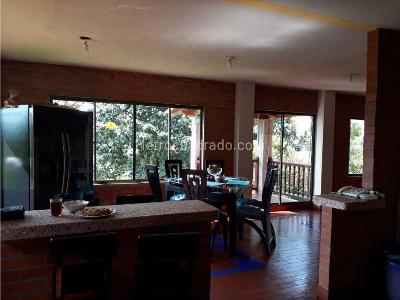 Casa de 5 alcobas en venta en Via Armenia Pereira, Pereira, 2000 m² · foto 12 de 20