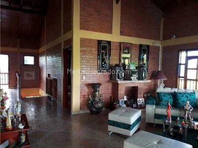 Casa de 5 alcobas en venta en Via Armenia Pereira, Pereira, 2000 m² · foto 15 de 20