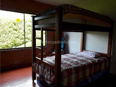 Casa de 5 alcobas en venta en Via Armenia Pereira, Pereira, 2000 m² · foto 18 de 20
