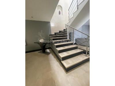 Casa de 5 alcobas en venta en Circunvalar Alamos, Pereira, 334 m² · foto 4 de 17
