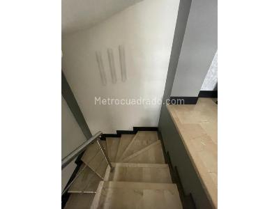 Casa de 5 alcobas en venta en Circunvalar Alamos, Pereira, 334 m² · foto 5 de 17