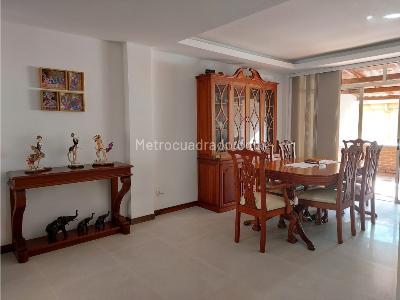 Casa de 5 alcobas en venta en Circunvalar Alamos, Pereira, 240 m² · foto 13 de 14