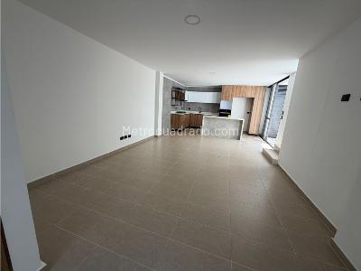 Casa de 3 alcobas en venta en Cerritos, Pereira, 168 m² · foto 4 de 13