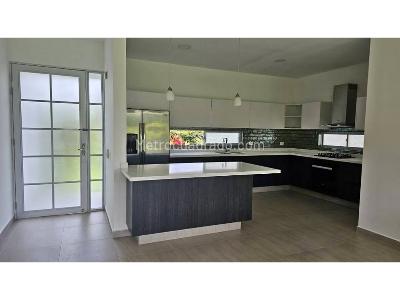 Casa de 5 alcobas en venta en Via Armenia Pereira, Pereira, 1700 m² · foto 10 de 20