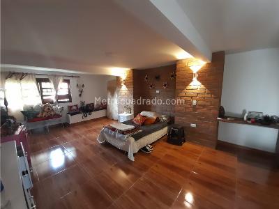 Casa de 5 alcobas en venta en Via Armenia Pereira, Pereira, 1550 m² · foto 11 de 19