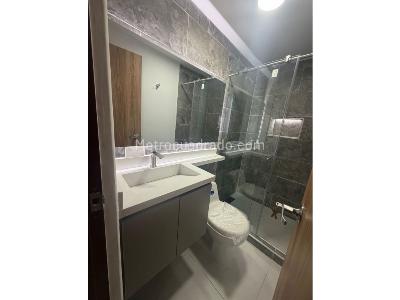 Apartamento de 2 alcobas en venta en Avenida 30 De Agosto Del Cafe, Pereira, 68 m² · foto 2 de 13