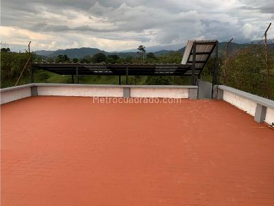 Casa de 5 alcobas en venta en Via Armenia Pereira, Pereira, 353 m² · foto 2 de 20
