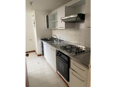Apartamento en venta en Terminal, Pereira · foto 3 de 13