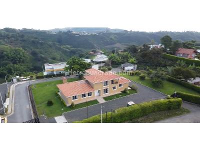Casa de 5 alcobas en venta en Via Armenia Pereira, Pereira · foto 11 de 13