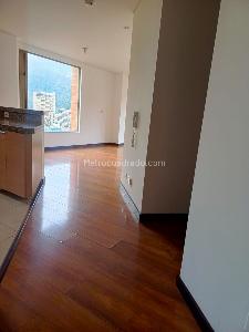 Apartamento en venta en Centro Internacional Bavaria, Bogotá · foto 4 de 15