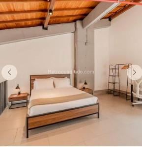 Apartamento de 1 alcoba en venta en Laureles La Castellana, Medellín, 81 m² · foto 5 de 8