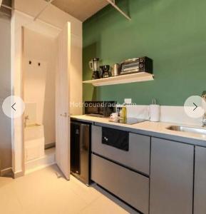 Apartamento de 1 alcoba en venta en Laureles La Castellana, Medellín, 81 m² · foto 8 de 8