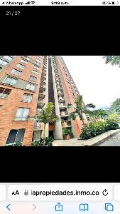 Apartamento de 3 alcobas en venta en La Aguacatala Ii, Medellín, 80 m² · foto 2 de 17