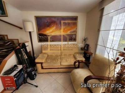 Casa en venta en Quintas De Aranjuez, Bogotá · foto 5 de 17