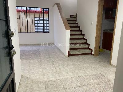 Casa de 5 alcobas en venta en Mandalay, Bogotá, 207 m² · foto 3 de 20
