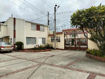Casa de 4 alcobas en venta en Antonio Nariño, Bogotá, 111 m² · foto 9 de 20
