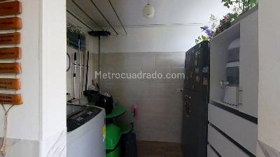 Apartamento de 3 alcobas en venta en Pinar, Bogotá, 79 m² · foto 2 de 20