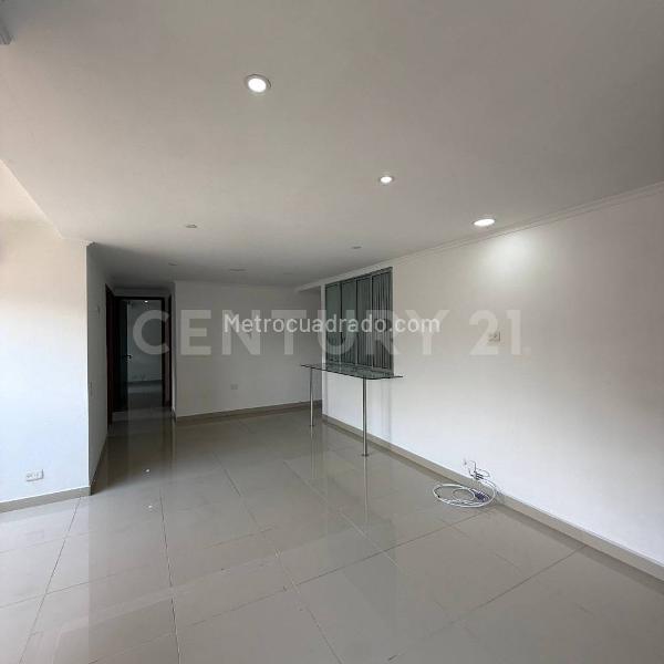 Apartamento Amplio de 3 Alcobas con Piscina en Laureles Estadio - 3