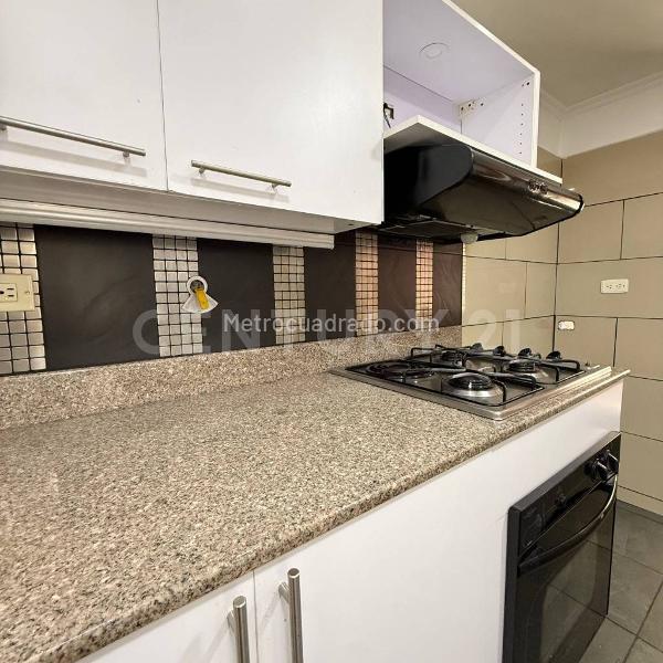 Apartamento Amplio de 3 Alcobas con Piscina en Laureles Estadio - 6