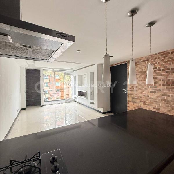 Apartamento Amplio de 2 Alcobas en Laureles con Balcón - 8