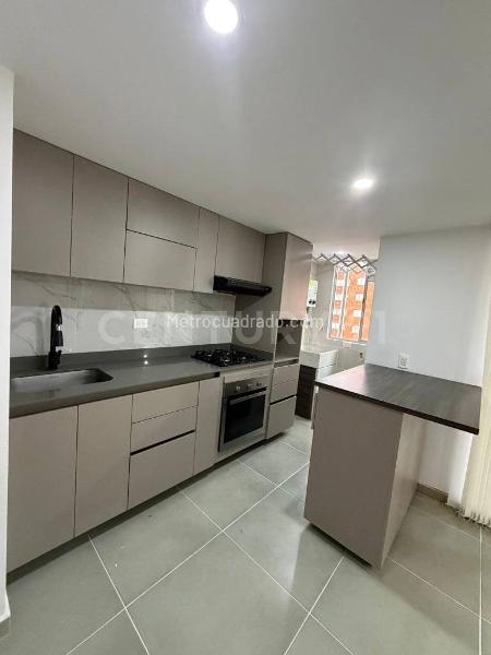 Apartamento Premium de 2 Alcobas con Balcón en Monteflor Azalea