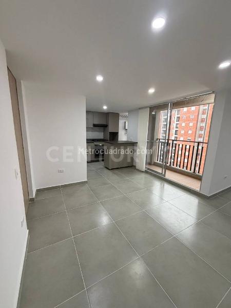 Premium 2BR Apartment with Balcony in Monteflor Azalea, Sabaneta - 2