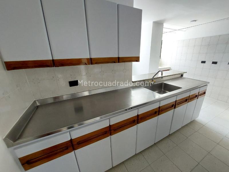 Spacious 3-Bedroom Apartment in El Poblado - 4