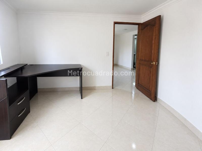 Piso – Envigado, Valle de Aburrá - Más