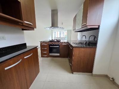 Apartamento en arriendo en Cumbres, Medellín · foto 3 de 20