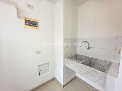 Apartamento en arriendo en Cumbres, Medellín · foto 7 de 20