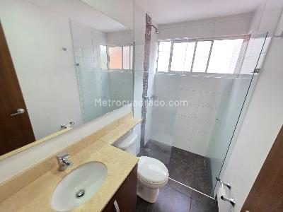 Apartamento en arriendo en Cumbres, Medellín · foto 16 de 20