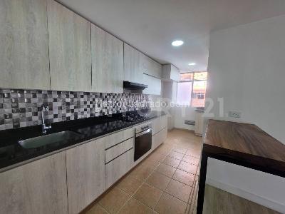 Apartamento en arriendo en El Poblado, Medellín · foto 5 de 20