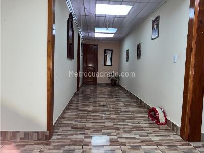Casa de 4 alcobas en venta en La Francia/ Atardeceres, Manizales, 1162 m² · foto 11 de 20