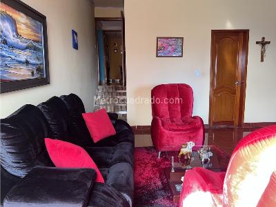 Casa de 4 alcobas en venta en La Francia/ Atardeceres, Manizales, 1162 m² · foto 13 de 20