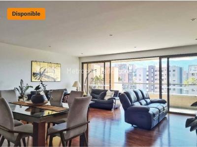 Apartamento de 3 alcobas en venta en Castilla Poblado, Medellín, 191 m² · foto 2 de 17