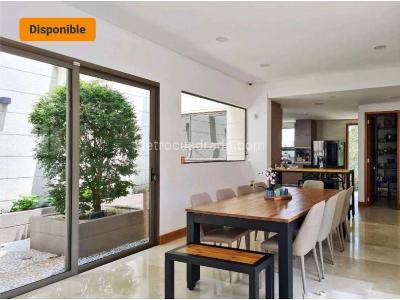 Casa de 4 alcobas en venta en Loma Del Escobero, Envigado, 700 m² · foto 5 de 20