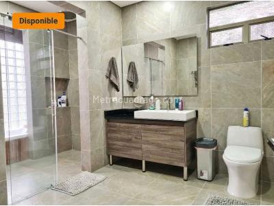Casa de 4 alcobas en venta en Loma Del Escobero, Envigado, 700 m² · foto 19 de 20