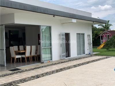 Casa de 5 alcobas en venta en Pueblito Cafetero, Pereira, 400 m² · foto 3 de 15