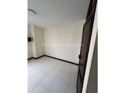 Apartamento de 3 alcobas en venta en Jardin 3, Pereira, 72 m² · foto 2 de 9