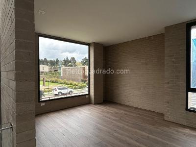 Casa de 3 alcobas en venta en Alto De Palmas, Medellín, 500 m² · foto 9 de 11
