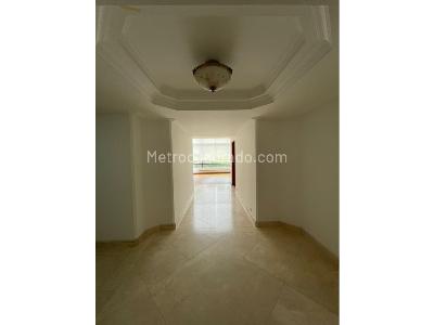 Casa de 5 alcobas en venta en Country Club, Bogotá, 317 m² · foto 6 de 20