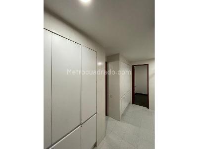 Casa de 5 alcobas en venta en Country Club, Bogotá, 317 m² · foto 10 de 20